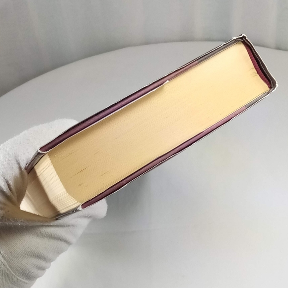 Dance Macabre Anita Blake Vampire Hunter Hardcover Book by Laurell K Hamilton - Picture 6 of 13